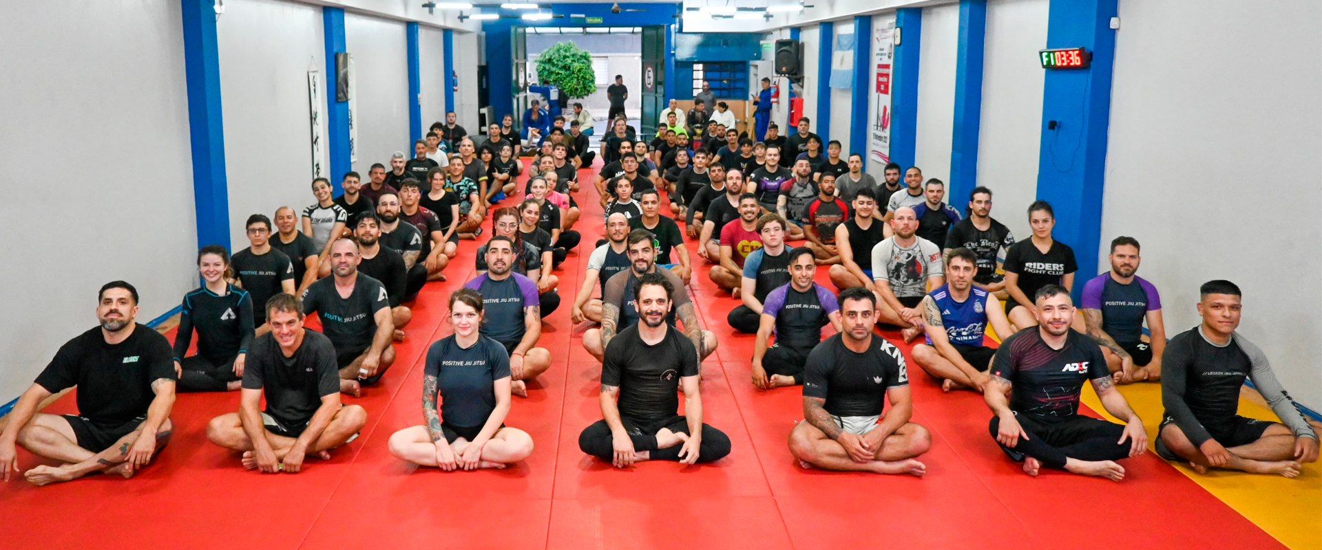 Equipo de Positive Jiu Jitsu en la sede central